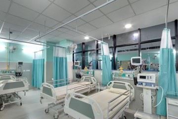 در برخی مناطق کشور به ازای هر ۱۰۰۰ نفر جمعیت تنها ۷ دهم تخت بیمارستانی داریم