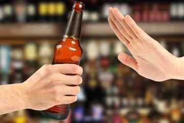 بیش از ۹۰ درصد ایرانی‌های بزرگسال الکل مصرف نمی‌کنند