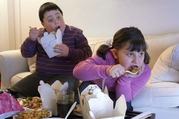 چاقی در کودکان باعث افت شدید سطح سلامت آنان در بزرگسالی می‌شود