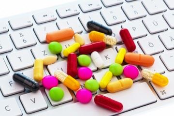نقش داروساز با اینترنتی شدن داروخانه‌ کمرنگ نمی‌شود
